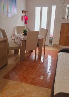 Krapanj House | Kuća za odmor Tena