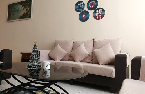 Kuala Lumpur City Centre Condo | Kuala Lumpur City Center 120 Meter To PWTC LRT Station吉隆坡太子世界贸易中心旁的公寓近地铁站