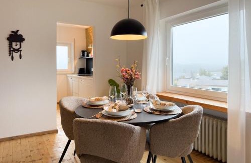 Lenzkirch Apartment | Kuckucksnest mit Sonnenbalkon am Wald mit Grillplatz