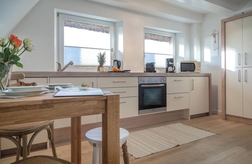 Tinnum Apartment | Kükeltje - your favorite little retreat under thatch in Tinnum.