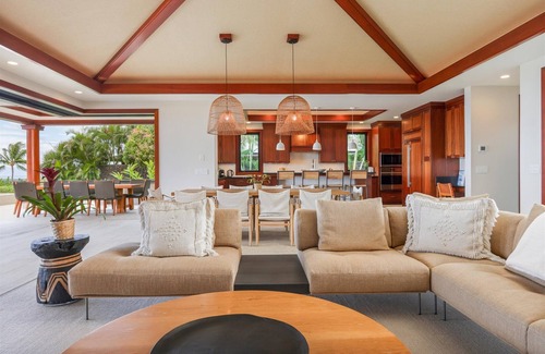 Kaupulehu House | Kulanakauhale 7 – Deluxe Ocean View | Onsite Staff & Daily Housekeeping