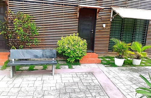 Labone Apartment | Kule Shipping Container in the heart of Osun7 minutes drive from airport