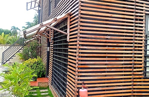 Labone Apartment | Kule Shipping Container in the heart of Osun7 minutes drive from airport