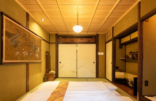 Central Kyoto Villa | Kumo Machiya Stay Shijo: A great house with long history to be rented as a whole