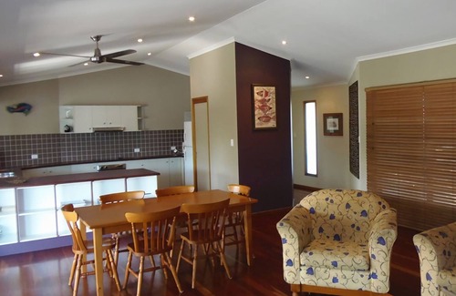 Rainbow Beach House | Kurrawah - Rainbow Beach. Modern Coastal Decor. Walk to beach and main street