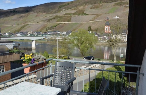 Kaimt Apartment | Kurtelhof - Apartment Kurtelhof with balcony & Moselle view, 2-4 pers.