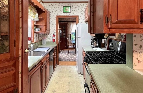York Beach House | Kurtz Cottage - Y856 Brought to you by GetAway Vacations