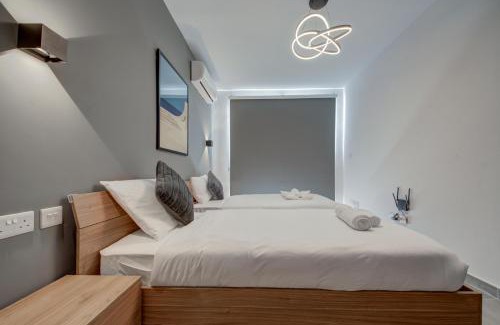 Tal-Ghoqod Apartment | Kuya -Private 2BR Penthouse with Pool & Sunbeds By JL