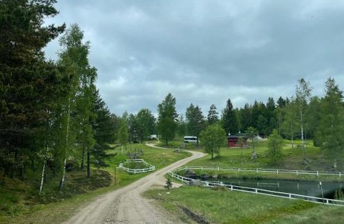 Sjotofta House | Kvarnsjöns Naturcamping Stuga 3
