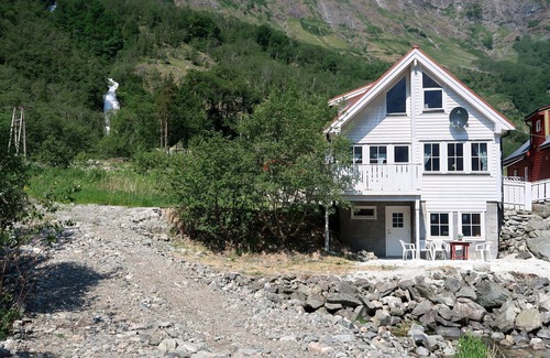 Synes House | Kvitveis by Interhome