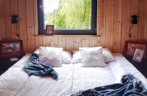 Obrazow Resort | Kwitnące Jabłonie. Całoroczne Domki Wypoczynkowe
