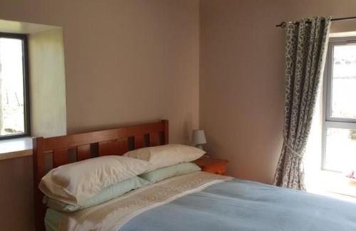 Kylemore House | Kylemore Lake Cottage