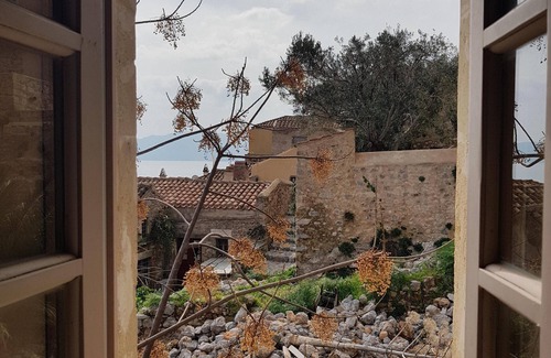 Papadhianika House | kyma mansion is located in the heart of Monemvasia's castle