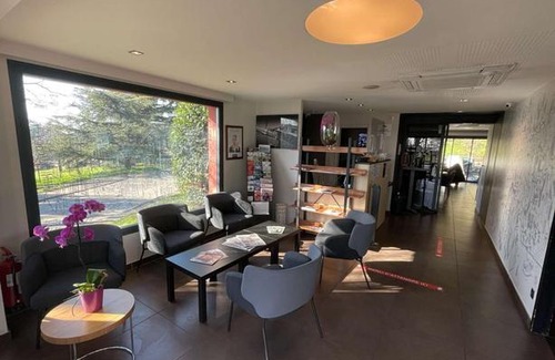 Sainte-Foy-les-Lyon Hotel | Kyriad Lyon Sud Sainte Foy