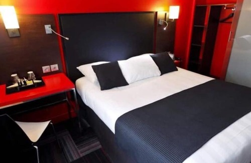 Sainte-Foy-les-Lyon Hotel | Kyriad Lyon Sud Sainte Foy