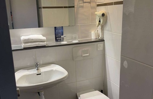 Martigues Hotel | Kyriad Martigues Sud