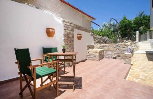 Galatas Apartment | Kyriaki's Traditional Loft