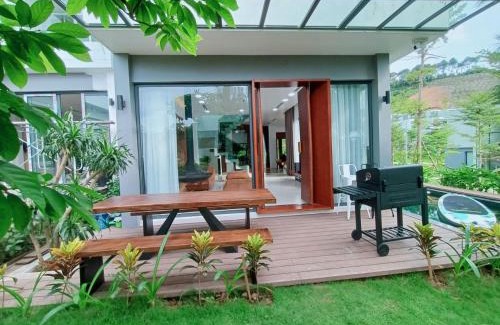 Phuc Yen Villa | Lá Thấp Villa - Flamigo Venus 3 phòng ngủ, BBQ, bể bơi