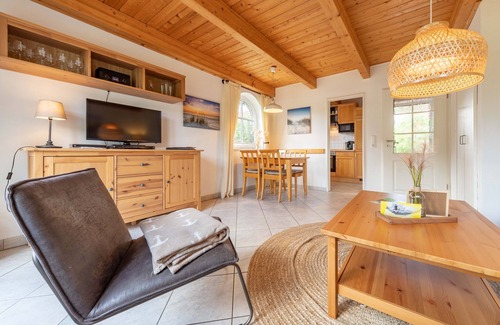Sturenburgshof House | Lüttje Huck - Ferienwohnung 2 mit Seeblick & Sauna