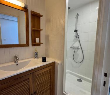 Madeleine-Champ de Mars Apartment | L'Échappée - Wi-Fi, TV, Ultra Central, Cozy