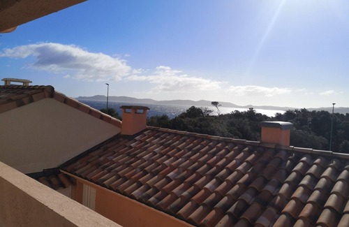 Giens Apartment | L'étoile de Giens - Sublime view! 2 bedrooms, pool, 5-minute walk to beaches