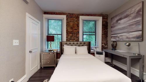 Bay Village Apartment | L 3-33 Stylish Private Studio in Boston!