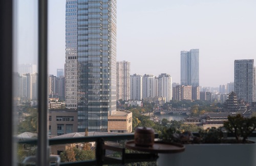 Hejiang Pavilion Apartment | L&A 觀亭1105 Cozy 1-bedroom apartment with AC, WiFi in fantastic Cheng Du Shi
