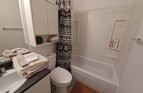 Terrebonne Apartment | L'accueillant, whole apartment, a combination of town and country