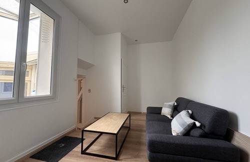 Ecommoy Apartment | L'Agréable - Suite - Circuit - Rêve au Mans