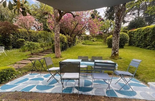 Amboise Bed & Breakfast | L' Aile Ysée, a welcoming bed and breakfast in the center of the Loire castles.