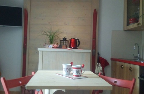 Bourg-Saint-Maurice Ski Chalet | L'alpin-Savoie: nice 2pers studio on the ground floor of a chalet