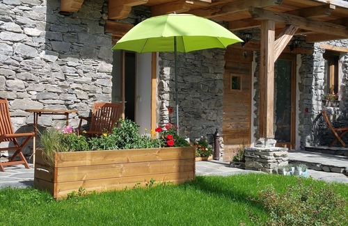 Bourg-Saint-Maurice Ski Chalet | L'alpin-Savoie: nice 2pers studio on the ground floor of a chalet