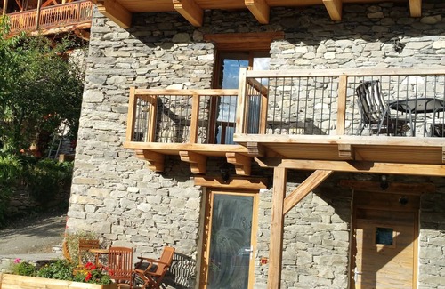 Bourg-Saint-Maurice Ski Chalet | L'alpin-Savoie: nice 2pers studio on the ground floor of a chalet