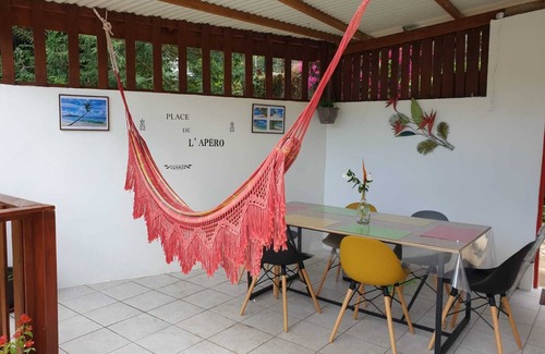 Le Robert House | L'ALPINIA, house with garden, peaceful and quiet. beach, airport 15mn away
