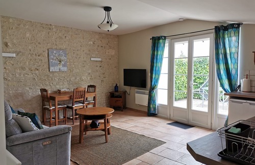 Segonzac House | L'Ancienne Distillerie - Otard. Luxury and home comforts 10 mins from Cognac
