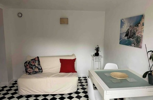 Ensues-la-Redonne Apartment | L'ancre, de Figuières à Mejean