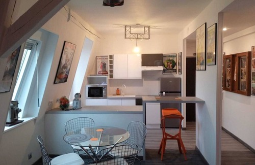 Sedan Apartment | L'appt du vieux qui ne voulait pas fêter son anniversaire park. privatif gratuit
