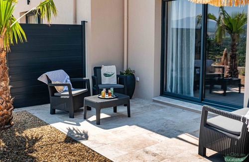 Preconil Apartment | L'Arbousier, charming apartment close to the village, private terrace.