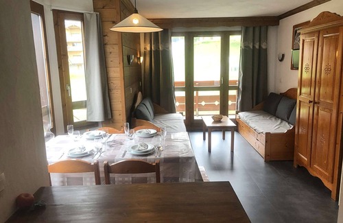 Les Avanchers-Valmorel Apartment | L'Athamante 7 - 2 room apartment, oriented south, close to the slopes, the sledging run and the.