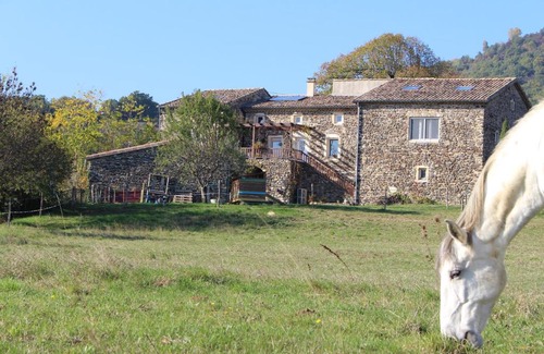 Saint-Vincent-de-Barres Bed & Breakfast | L'Attrape Reve