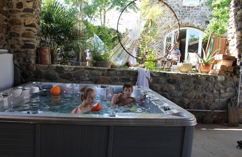 Saint-Vincent-de-Barres Bed & Breakfast | L'Attrape Reve