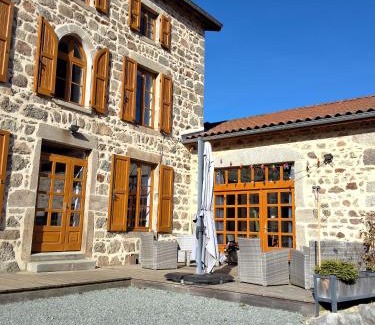 La Valla-sur-Rochefort Hotel | L'auberge De La Source
