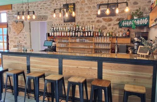 La Valla-sur-Rochefort Hotel | L'auberge De La Source