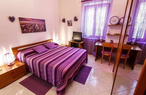 Carbonia Bed & Breakfast | L'Aurora Viola