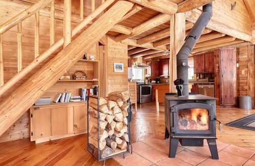 Mandeville Ski Chalet | "L'Autentique, four-season log cabin