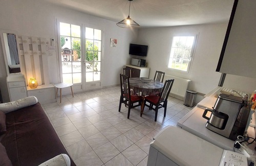 La Batie-Neuve Apartment | L'Ecrin is a 3-star furnished tourist accommodation.