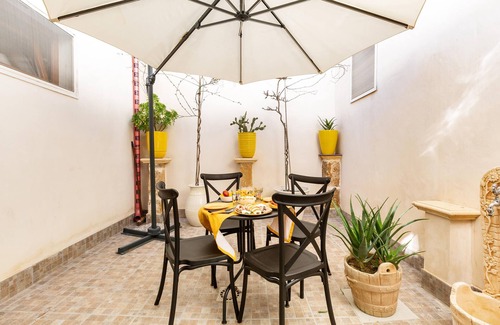 Centro Storico Apartment | L`Edicola Suite by BarbarHouse
