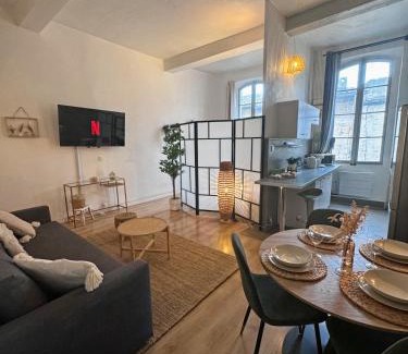 La Celle-sous-Gouzon Apartment | L Effronté - Douillet en cœur de ville - WiFi