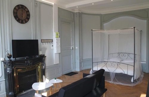 Annonay Apartment | L'Elysée graphite