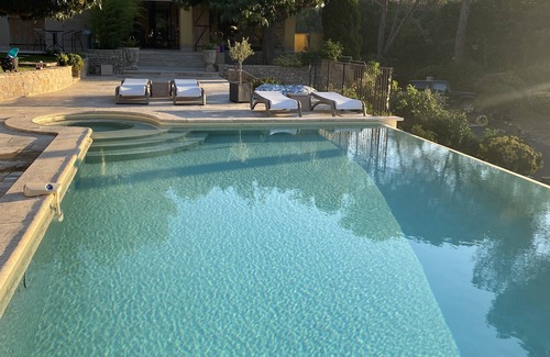 Quartier des Espesses House | L'Encantada, charming property in Nîmes with swimming pool and green spaces